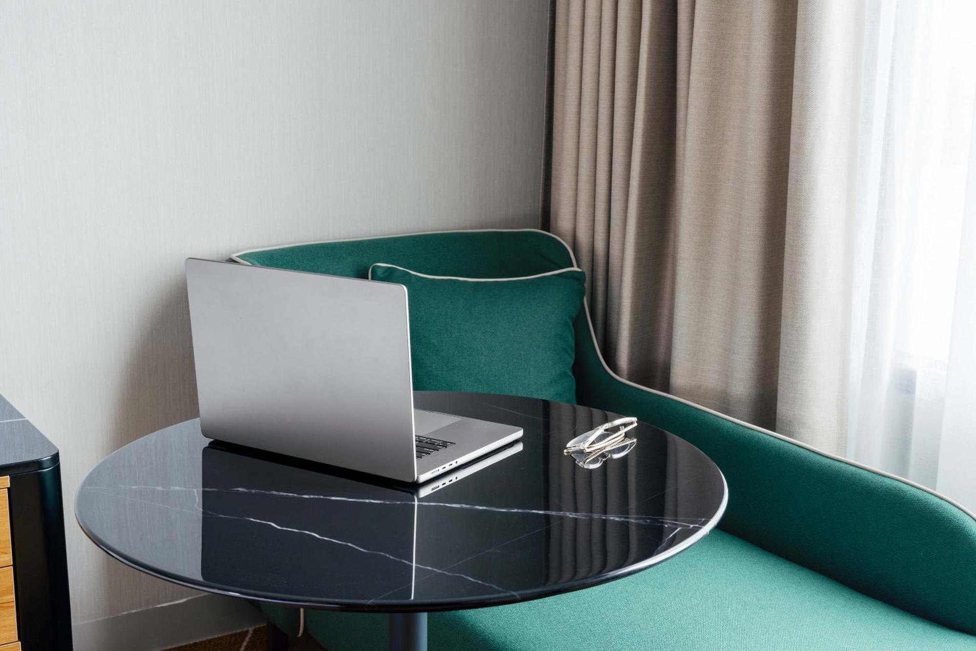 Mantra Melbourne Airport Hotel Eksteriør billede